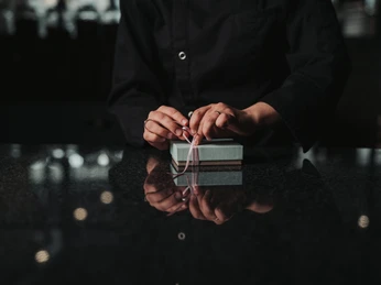 MaxChocolatier_Creation Geschenk von Max ChocolatierGift from Max ChocolatierCadeau de Max Chocolatier