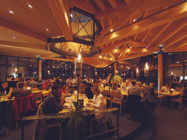 04_Stanserhorn by night_Rondorama intérieur.jpg