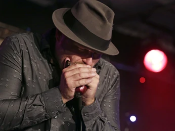 Lucerne Blues Festival Sänger am Lucerne Blues FestivalSinger at the Lucerne Blues FestivalChanteur au Lucerne Blues Festival