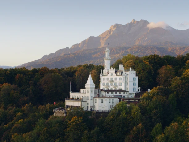 Château Gütsch im Herbst