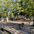 Spielplatz Rennbahnweg - Familienurlaub in Leipzig Der Spielplatz Rennbahnweg ist ein Kletter-und Spielparadies im Leipziger Clara-Zetkin-Park