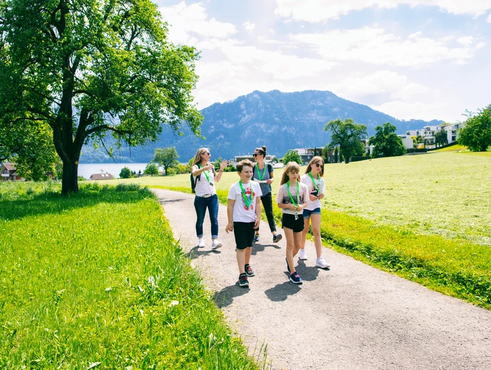 Foxtrail Helios Vitznau Weggis Leute auf dem Foxtrail Helios in WeggisPeople on the Foxtrail Helios in WeggisDes gens sur le Foxtrail Helios Ă Weggis