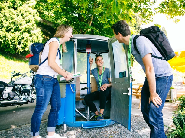 Foxtrail Helios Vitznau Weggis Des gens sur le Foxtrail Helios à Weggis