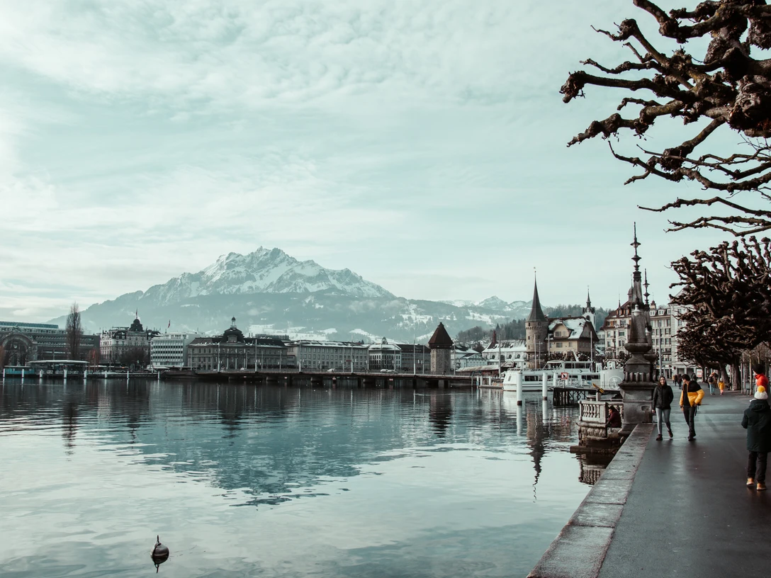 Lake promenade in autumn