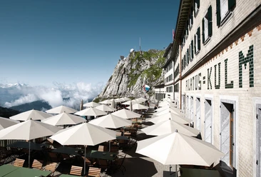 Terrasse Hotel Pilatus-Kulm.jpg