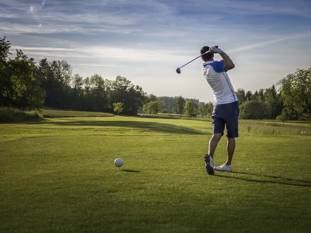 Golfpark_Oberkirch_Abschlag_01.jpg