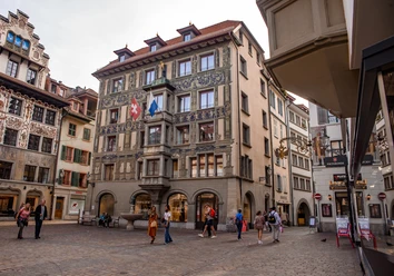 Hirschenplatz