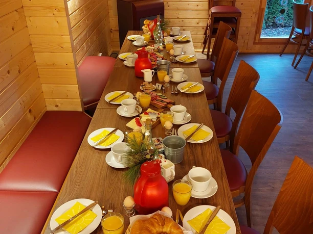 Frühstückstisch Frühstückstisch