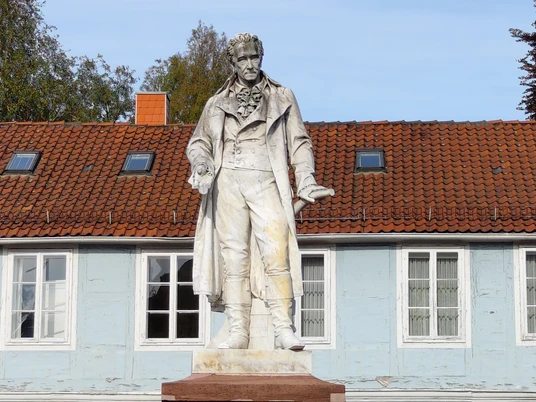 Albrecht Thaer Denkmal von Nahem