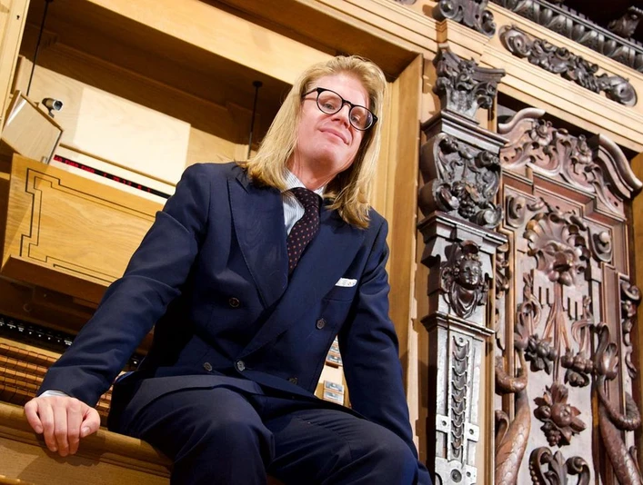 Festival d'orgue de Lucerne Stéphane Mottoul, Hof-und-Stiftsorganisten der Hofkirche St. Leodegar Luzern.Stéphane Mottoul, Court and Collegiate Organist of the Court Church of St. Leodegar Lucerne.Stéphane Mottoul, organiste de la cour et de la fondation de l'église Saint-Léonard de Lucerne.