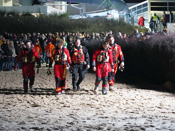 anbaden-2024--neujahr-galerie-event-veranstaltung-nordseeheilbad-cuxhaven-1.jpg