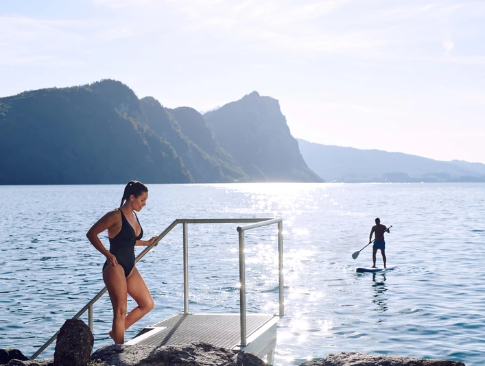 Vitznauerhof swimming in Lake Lucerne Vitznauerhof baden im VierwaldstätterseeVitznauerhof swimming in Lake LucerneVitznauerhof se baigne dans le lac des Quatre-Cantons