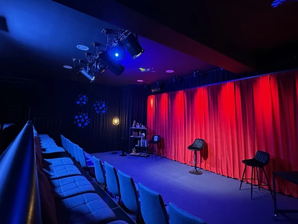 Zaubertheater Aurich Herr Reichert (1).jpg Zaubertheater Aurich