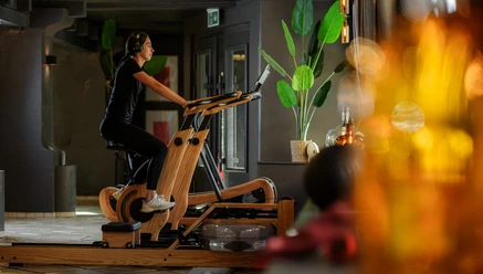 Indoor-Aktivitäten im Goms Indoor-Bike in einem Fitnessbereich – eine von vielen Indoor-Aktivitäten im Goms.