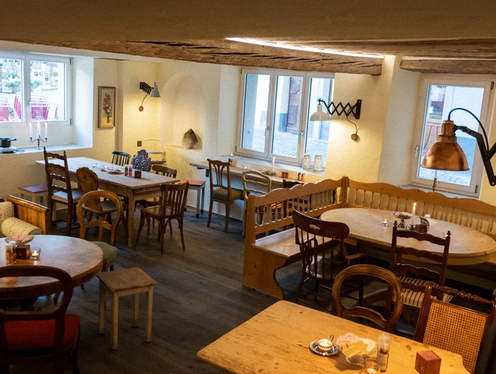 Kaffeee Klatsch 1.jpg