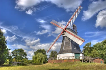 Worpsweder Windmühle The Worpswede windmill in bright sunshine