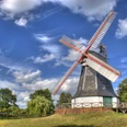 Worpsweder Windmühle Die Worpsweder Windmühle bei strahlendem SonnenscheinThe Worpswede windmill in bright sunshineWorpswede-vindmøllen i strålende solskinDe molen van Worpswede in de stralende zon