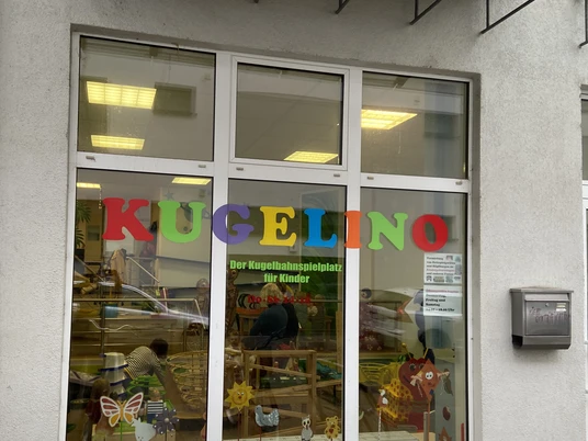 Kugelino - Der Kugelbahnspielplatz - Familienurlaub in Leipzig Indoor Spielplatz Kugelino mit Kugelbahnen verschiedenster Art gelegen in verkehrsberuhigter Straße in Leipzig Lindenau.