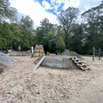 Waldspieplatz Wildpark - Familienurlaub in Leipzig Die sieben Hügel und das vielseitige Spielangebot begeistern Kinder und Eltern, die den Wildpark besuchen.