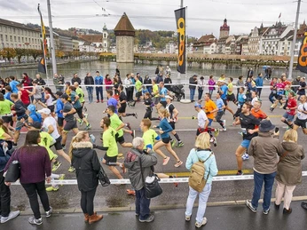 SwissCityMarathon Lucerne Teilnehmende am SwissCityMarathon LucerneParticipants in the SwissCityMarathon LucerneParticipants au SwissCityMarathon Lucerne