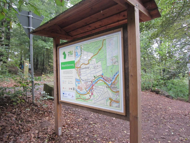 Infotafel am Naturparktrail des Weserhöhenweges