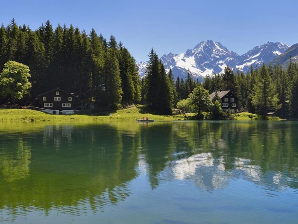 Arnisee in Intschi Blick auf den Arnisee