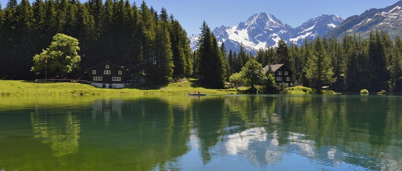 Lake Arni in Intschi Blick auf den ArniseeView of Lake ArniVue sur le lac d'Arni