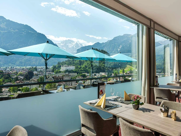 restaurant-top-o-met-hotel-metropole-titelbild-aussicht-jungrau.jpg