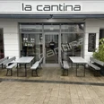 Das Bild zeigt den Eingangsbereich von La Cantina.