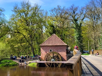 Wassermühle Eitzmühlen mit Oste-Café direkt an der Oste Wassermühle Eitzmühlen mit Oste-Café direkt an der Oste