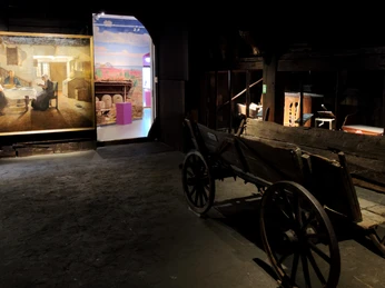 Bomann-Museum - Bauernhaus mit Karren