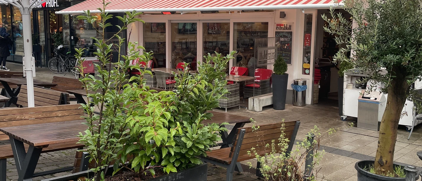 Café Extrablatt Minden Das Bild zeigt die Außenansicht des Café Extrablatt.
