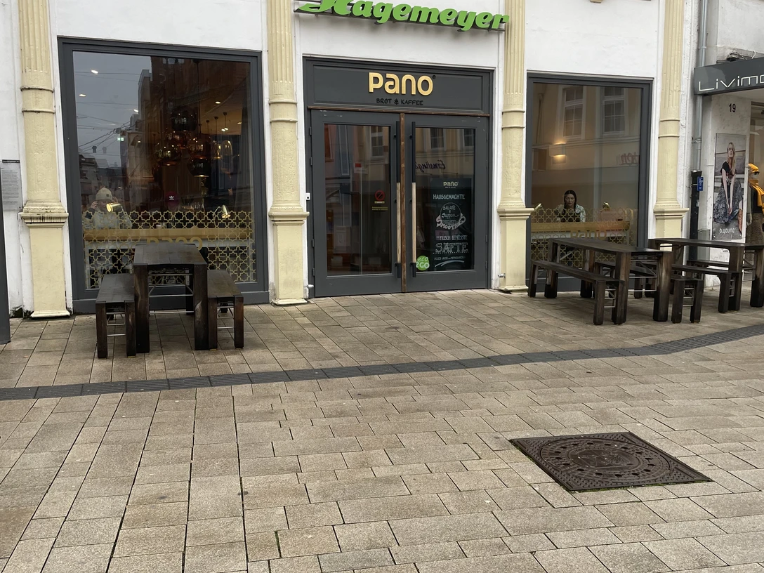 Das Bild zeigt den Eingangsbereich von Pano.