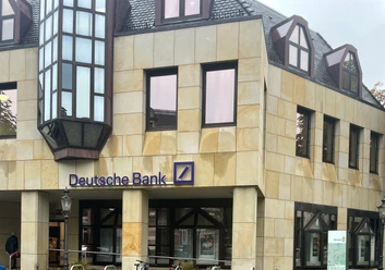 Deutsche Bank.jpg Das Bild zeigt den Eingangsbereich der Deutschen Bank