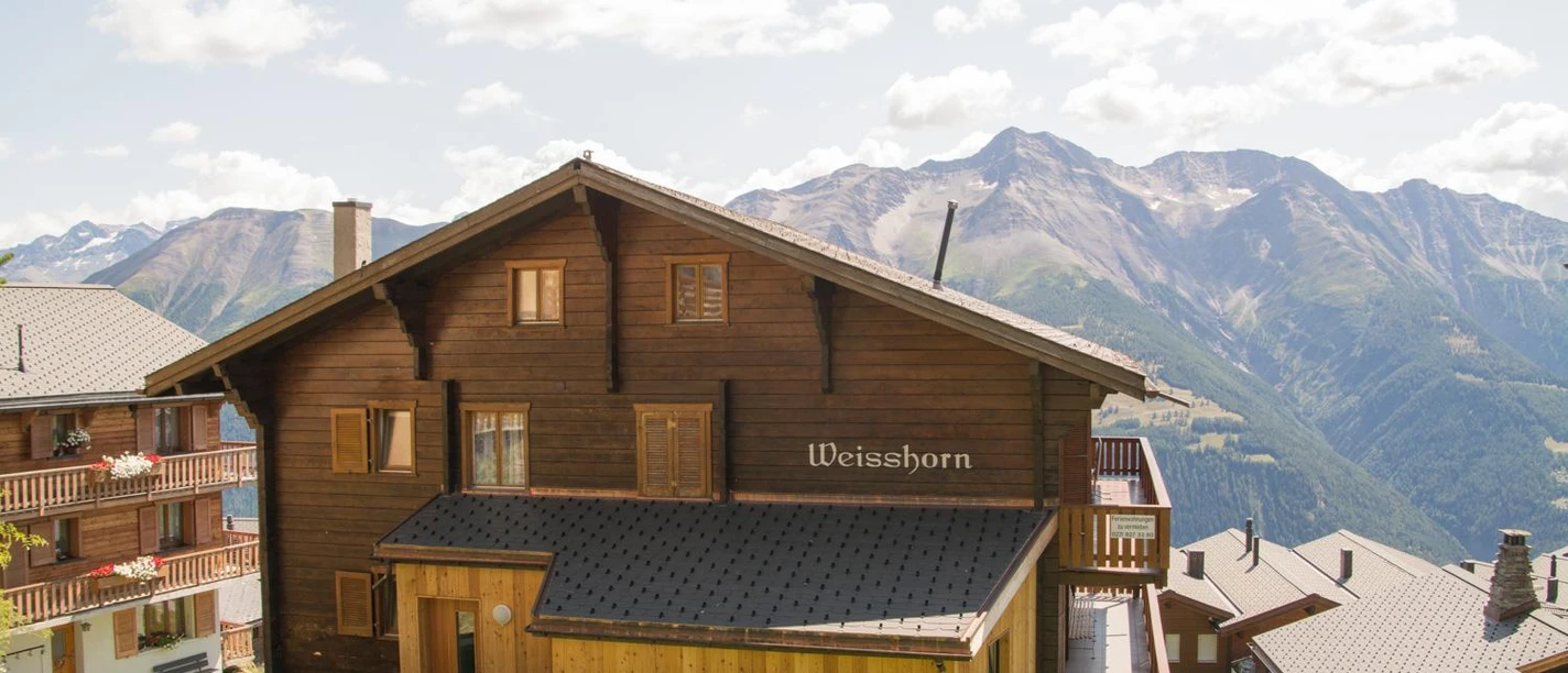 Chalet Weisshorn von der Hauptstrasse