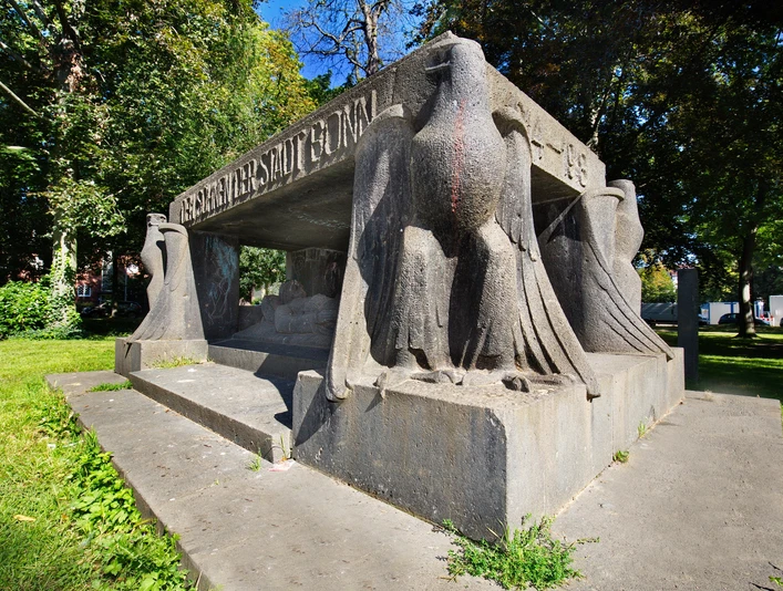 Kriegerdenkmal im Baumschulwäldchen Kriegerdenkmal im Baumschulwäldchen