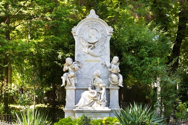 Schumann-Grabstein
