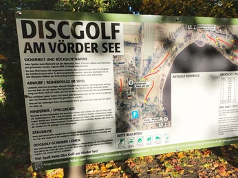 Infotafel beim Disc Golf am Vörder See Infotafel beim Disc Golf am Vörder See