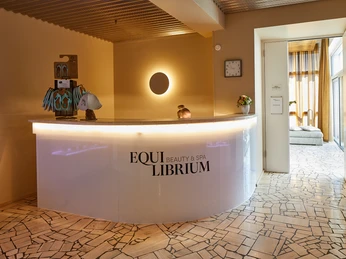 Equilibrium Spa et Beauty Hotel Rössli Empfang im Equilibrium Spa and Beauty Hotel RössliReception at the Equilibrium Spa and Beauty Hotel RössliAccueil à l'Equilibrium Spa and Beauty Hotel Rössli