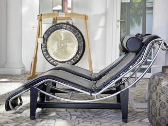 Equilibrium Spa und Beauty Hotel Rössli Ruheliege und Gong im Equilibrium Spa und BeautyRelaxation lounger and gong in the Equilibrium Spa and BeautyChaise longue de repos et gong à l'Equilibrium Spa et Beauty