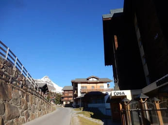 Haus Lusa_Coop gleich nebenan