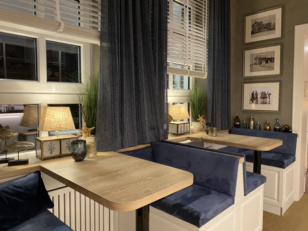 Hotelbar 53 Grad - Hotel Achterdiek auf Juist.jpg Hotelbar 53 Grad - Hotel Achterdiek auf Juist