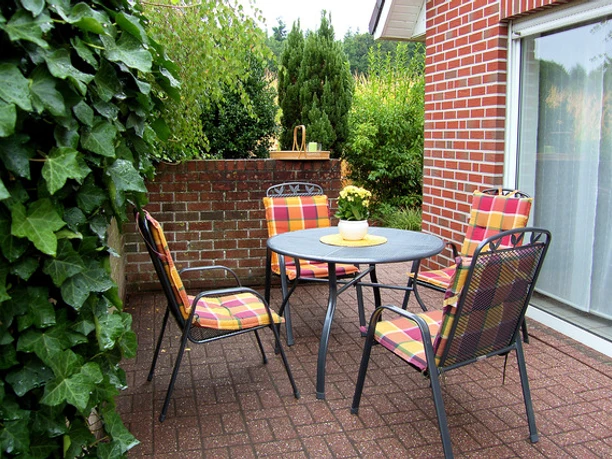 Terrasse mit Esstisch
