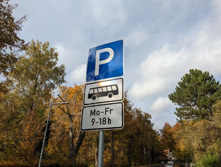 Busparkplatz Benser Straße