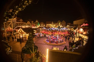 Aurich Christmas Magic Panorama with carousel