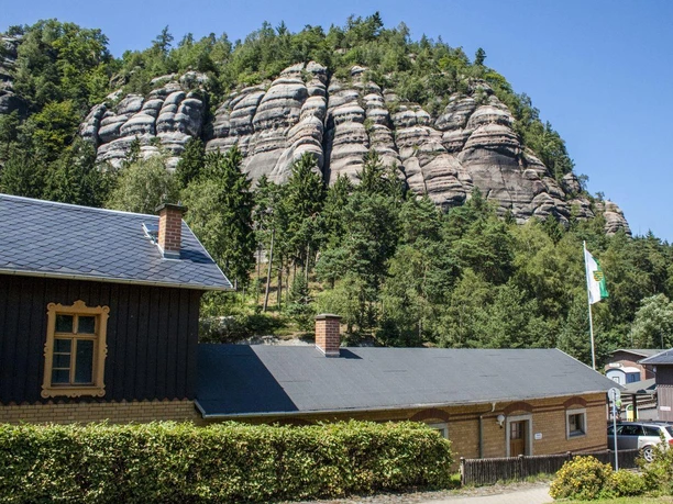 Blick auf den Berg Oybin