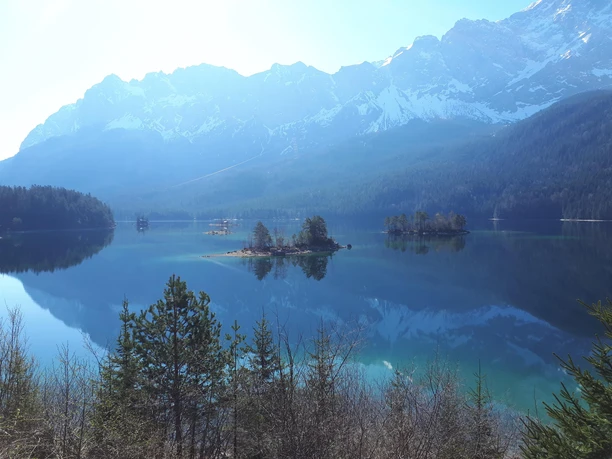 Der Eibsee im Sommer