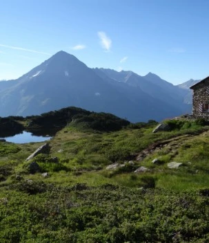 Sunniggrathütte mit Bergseeli