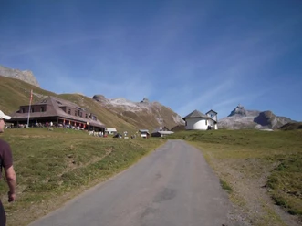 Berggasthaus Tannalp im Sommer