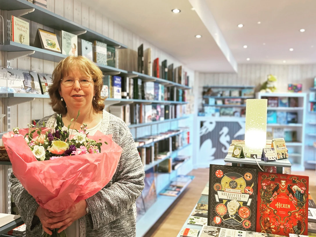 Kampen-Alla-Hebestreit-Bücherdeele-Eröffnung (2).JPG Die Bücherdeele Frau Manthey